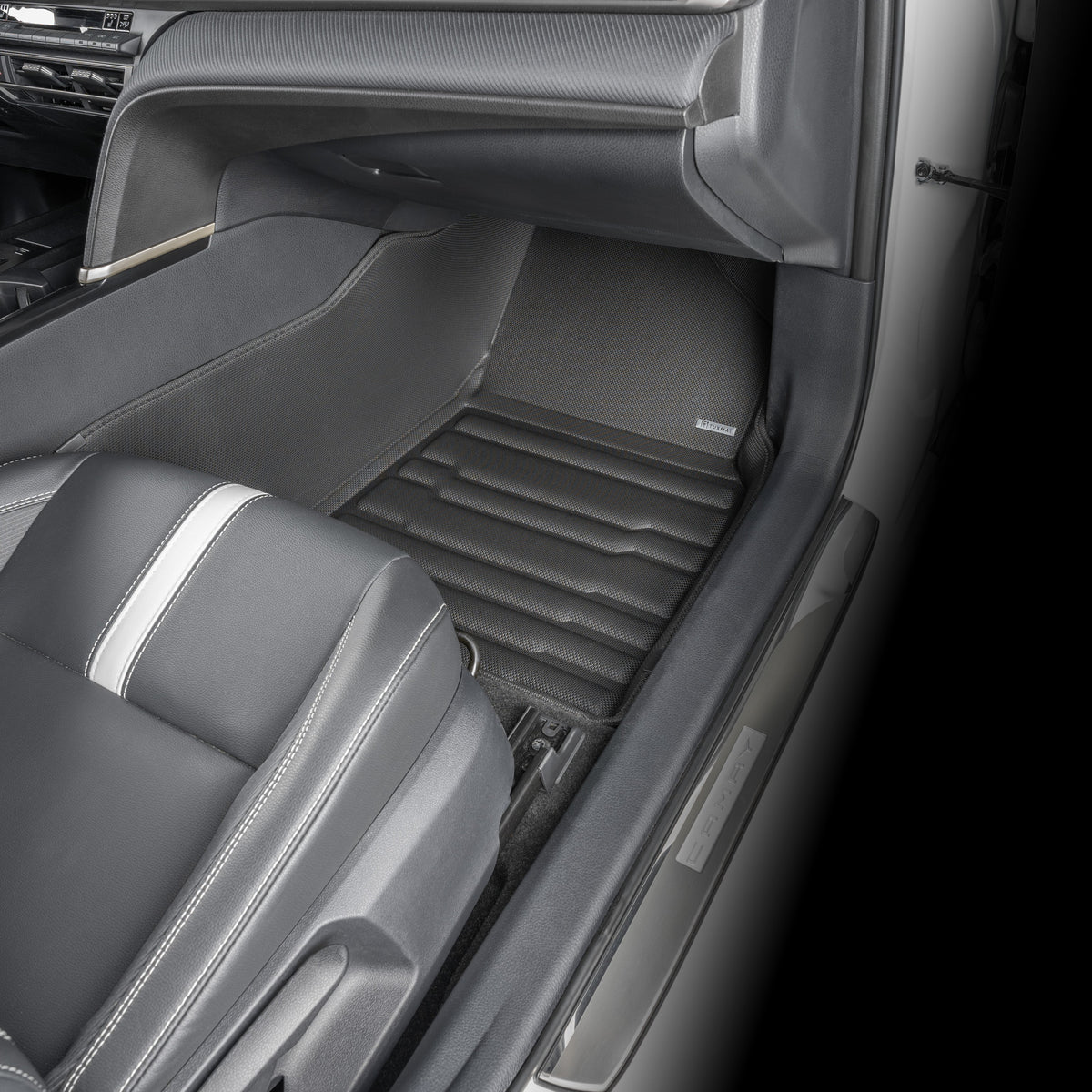 Toyota Camry Hybrid FWD